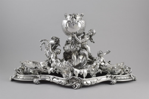 A Monumental Centrepiece