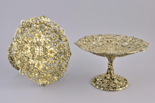 A heavy quality pair of Silver-gilt tazzas