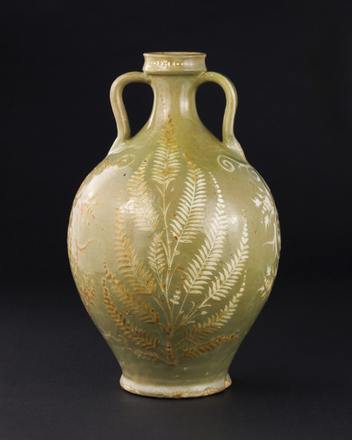 A LARGE SAFAVID CELADON POTTERY VASE, PERSIA, 17TH CENTURY