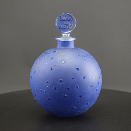 Rene Lalique dans le nuit perfume bottle