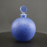 Rene Lalique dans le nuit perfume bottle