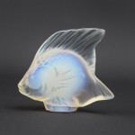 Rene Lalique opalescent fish Cachet