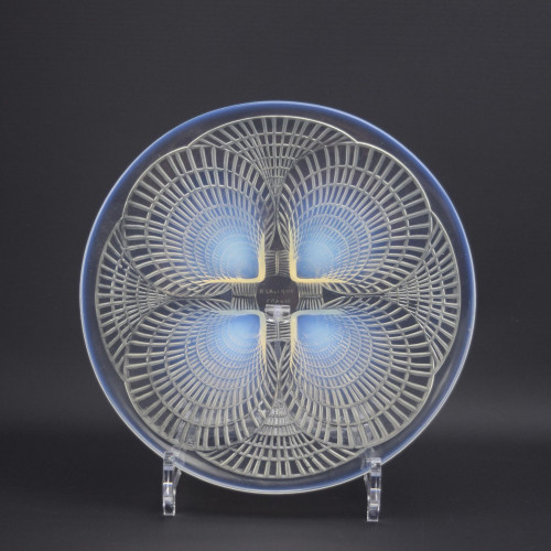 Rene Lalique opalescent coquilles no4 Plate