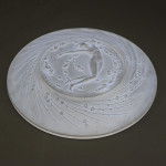 Rene Lalique Une Figurine Et Fleurs Plate