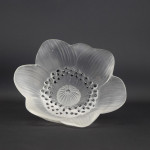 Rene Lalique Anemone ouverte flower paperweight