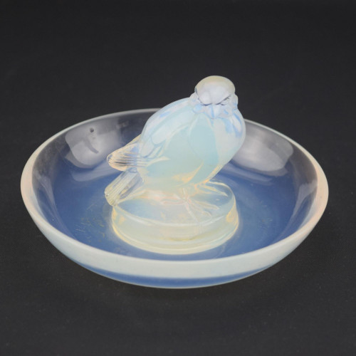 Rene Lalique opalescent glass moineau ashtray