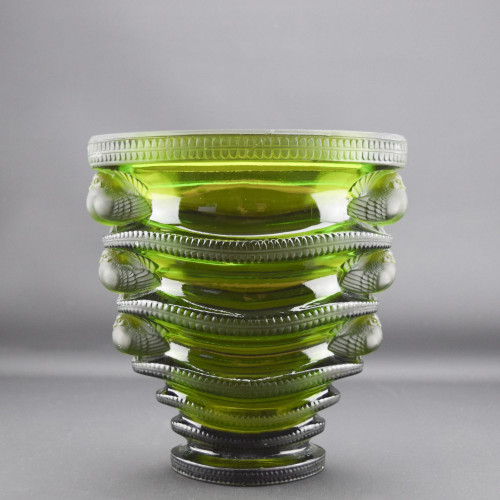 Rene Lalique  Olive green saint-marc vase