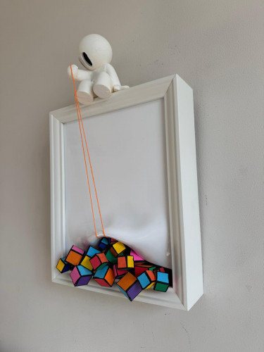 Sit on cube hint orange string