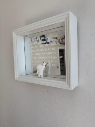 Draw small Mirror White words