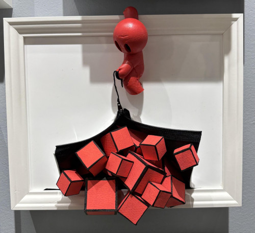 Cube red hang zip hori
