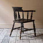 19th Century Elm Smokers Bow Windsor Chair
