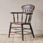 19th Century 'Smokers Bow' Windsor chair