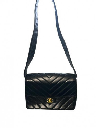 CHANEL BAG ( 1996/1997)  COCO MARK CHEVRON V BLACK STITCH