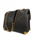 2017 Chanel Quilted shiny lambskin around the corner