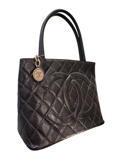 1997 Chanel handbag in black quilted grained leather with double C logo