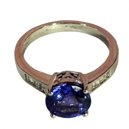 Platinum tanzanite solitaire ring