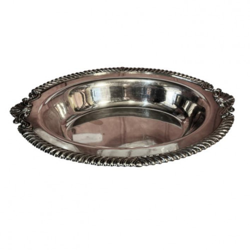 Fitting Copelands White & Baker oval serving dishes