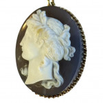 Museum-quality cameo pendant