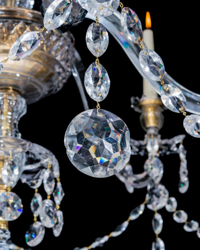A SMALL GEORGE III CUT GLASS CHANDELIER ATTRIBUTED TO WILLIAM PARKER