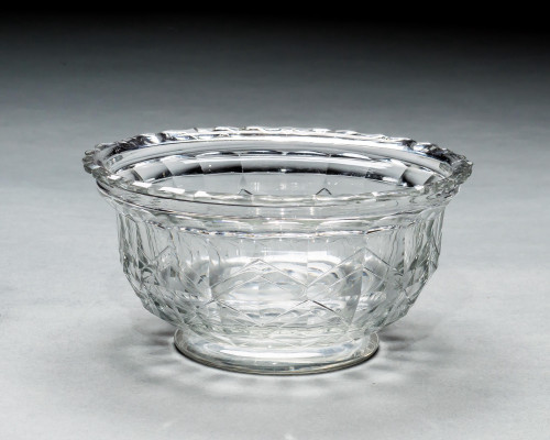 A GEORGIAN FLAT CUT SERVING BOWL