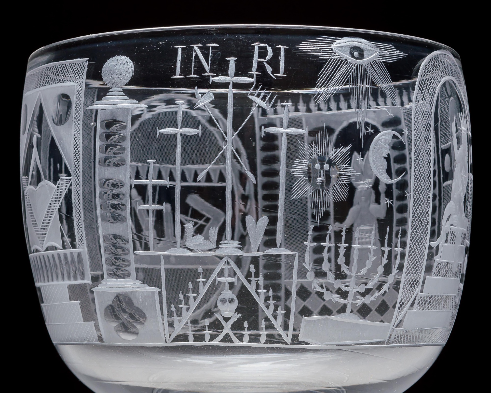 AN ENGRAVED GLASS SERVICE OF MASONIC INTEREST ALONG WITH A COLLECTION OF CORRESPONDING MASONIC REGALIA
