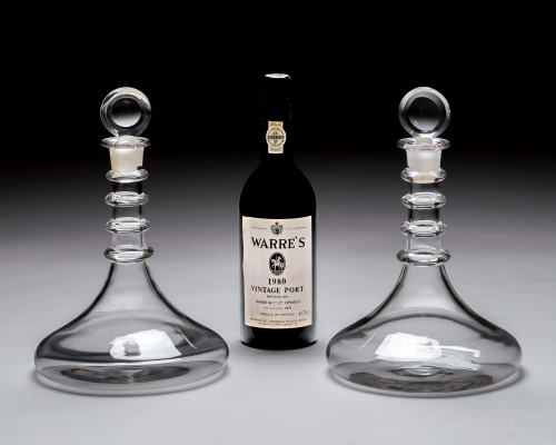 A PAIR OF GEORGIAN SHIPS DECANTERS