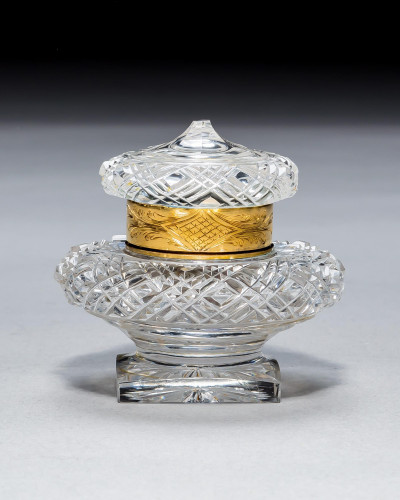 AN EXQUISITE CUT CRYSTAL INKWELL