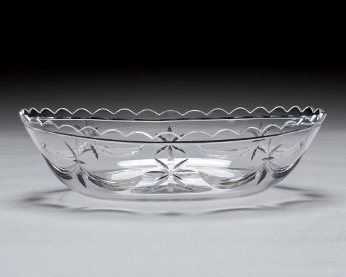 A GEORGIAN OVAL SERVING BOWL