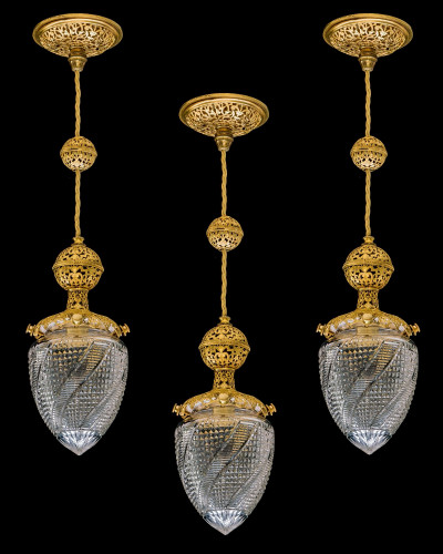 AN EXQUISITE SET OF THREE EDWARDIAN PENDENT LIGHTS