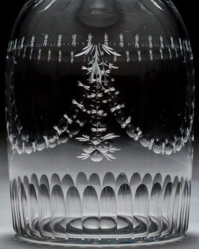 AN ENGRAVED GEORGIAN MAGNUM DECANTER
