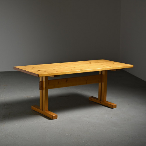 Table rectangulaire sélectionnée par Charlotte Perriand, Les Arcs circa 1970