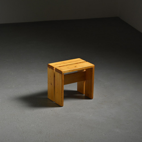 Tabouret en pin massif, Les Arcs.