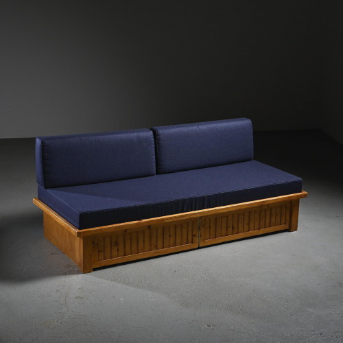 Pine sofa bed  by Charlotte Perriand, Les Arcs 1970