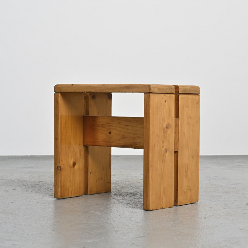 Tabouret en pin massif les Arcs, vers 1975.