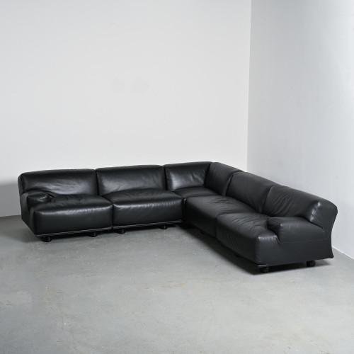 Fiandra modular black leather sofa, Vico Magistretti, Cassina, circa 1980