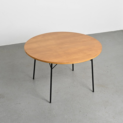 Table modèle 302 en frêne par Alain Richard, 1954, Meubles T.V.