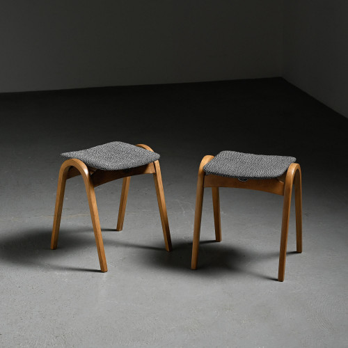 Paire de tabourets par Isamu Kenmochi pour Akita Mokko, Japon circa 1960