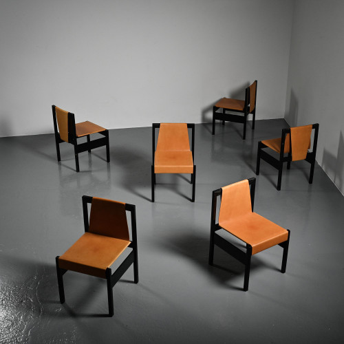 Suite de six chaises en cuir, travail d'architecte suisse, années 1980