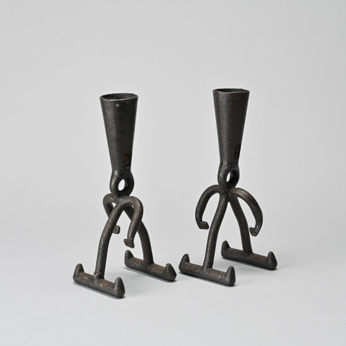 Paire de bougeoirs en fer forgé par Léopold Gest, années 1950