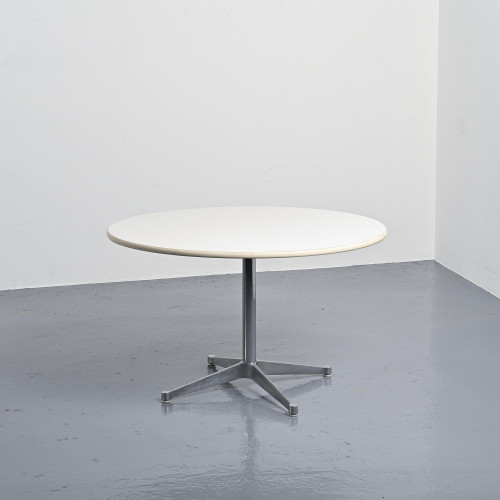 Round table by Charles and Ray Eames for Herman Miller, circa 1970