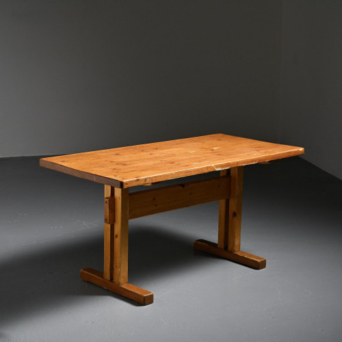Table à dîner pour les Arcs France vers 1975
