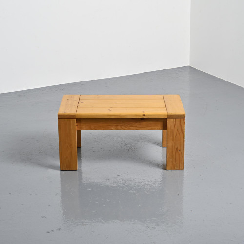 Pine wood coffee table from les Arcs, circa 1970