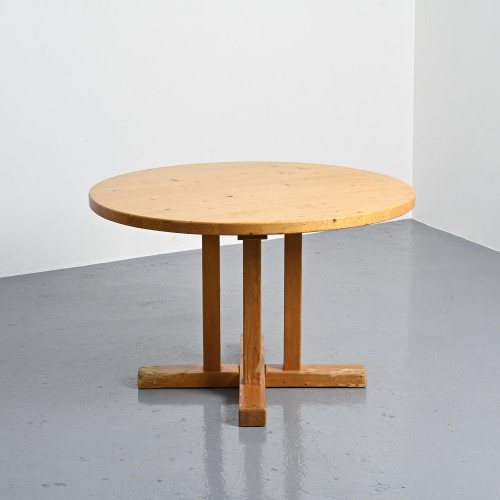 Table ronde à dîner, Méribel France, vers 1970