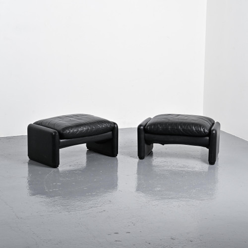 Paire d'ottomans Maralunga, Vico Magistretti pour Cassina, Italie, 1973