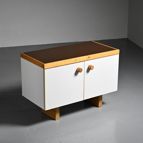 Bahut deux portes Les Arcs par Charlotte Perriand, circa 1973