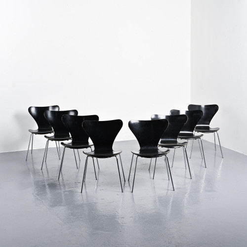 Suite de 8 Chaises modèle 3107 par Arne Jacobsen, circa 1974
