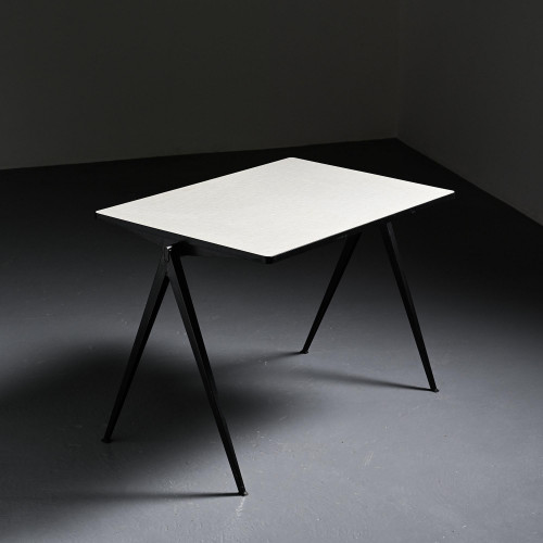 Bureau Pyramide par Wim Rietveld, circa 1960
