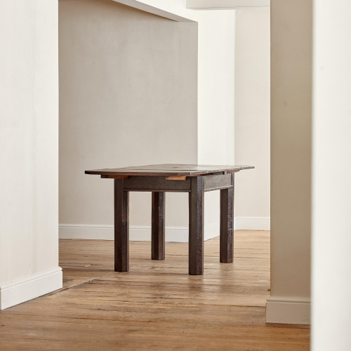 A rare stained oak Secessionist extendable dining table attributed to Josef Hoffmann (1870 - 1956)