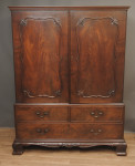 A fine 18th century mahogany linen press