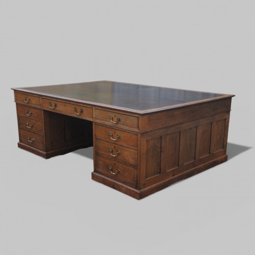 Country house partners desk of large scale